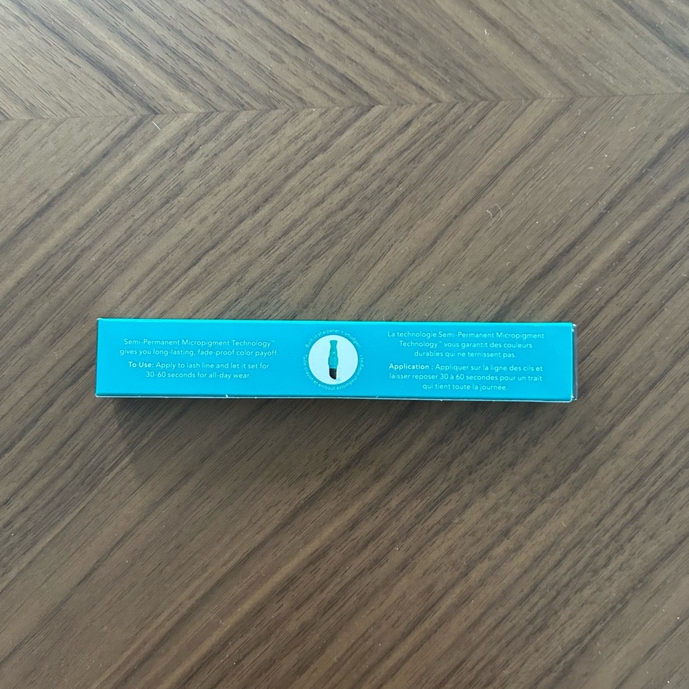 Thrive Causemetics Infinity Waterproof Eyeliner in Lauren Matte Black - Picture 3 of 7